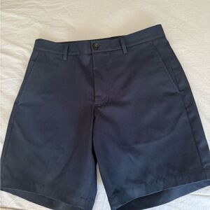 NWOT 7 For All Mankind Mens Navy Blue Flat Front Shorts. Size 29.